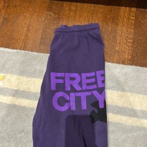 Purple free city sweatpants